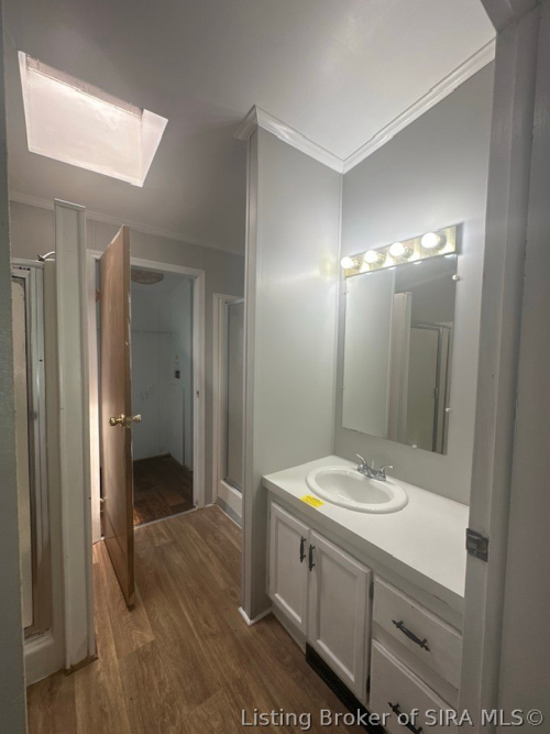Listing Image 8