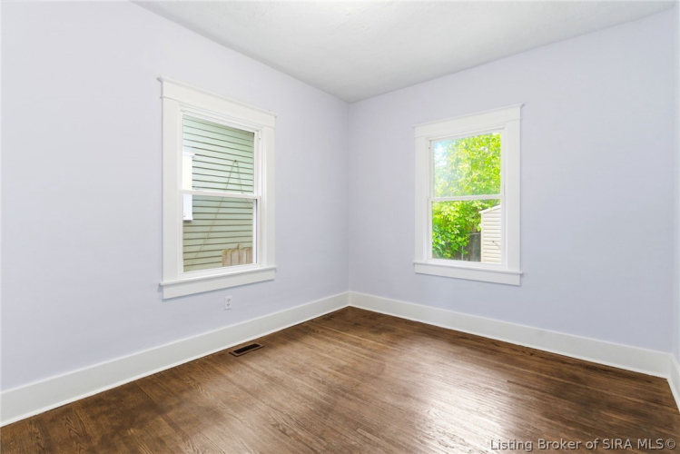 Listing Image 16