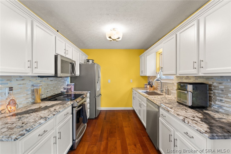 Listing Image 16
