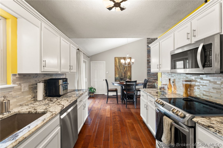 Listing Image 7