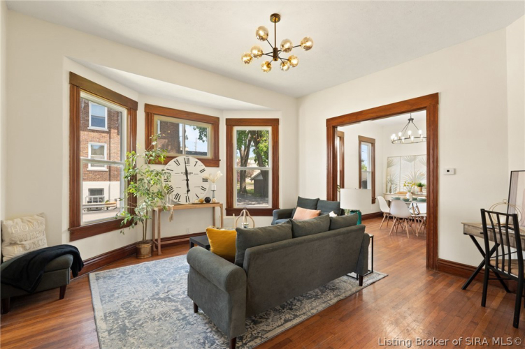Listing Image 3