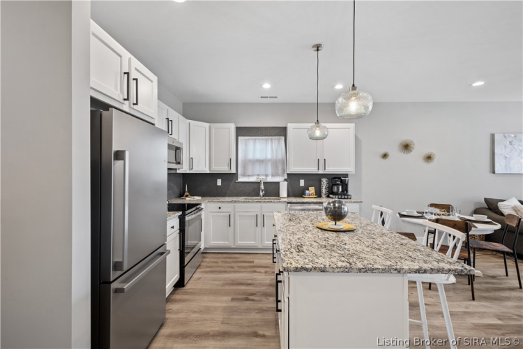 Listing Image 9