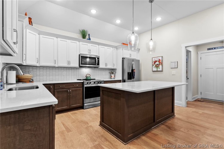 Listing Image 19