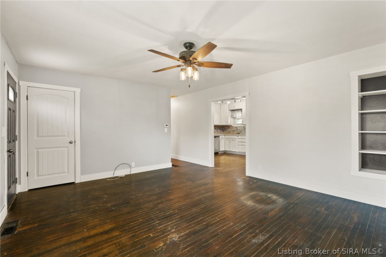 Listing Image 6