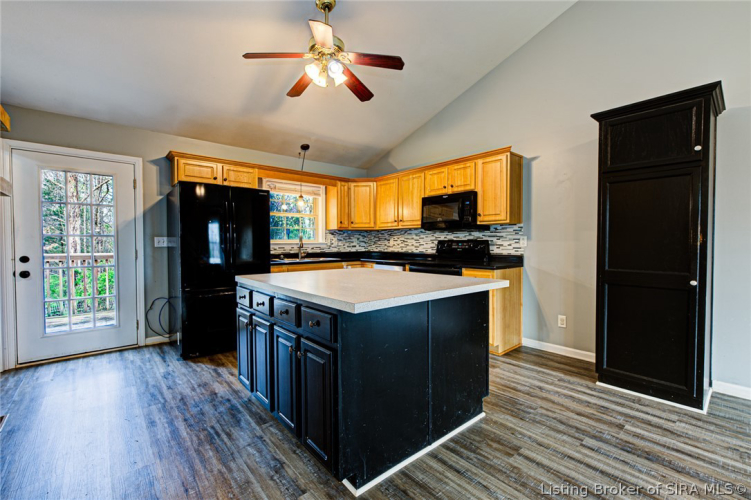 Listing Image 12