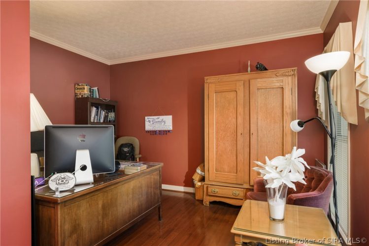 Listing Image 12