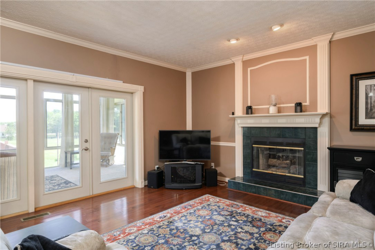 Listing Image 16