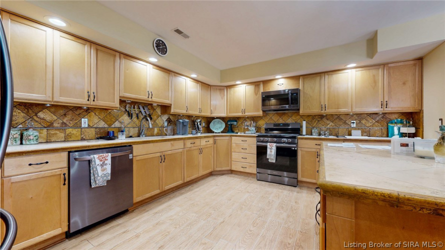 Listing Image 13