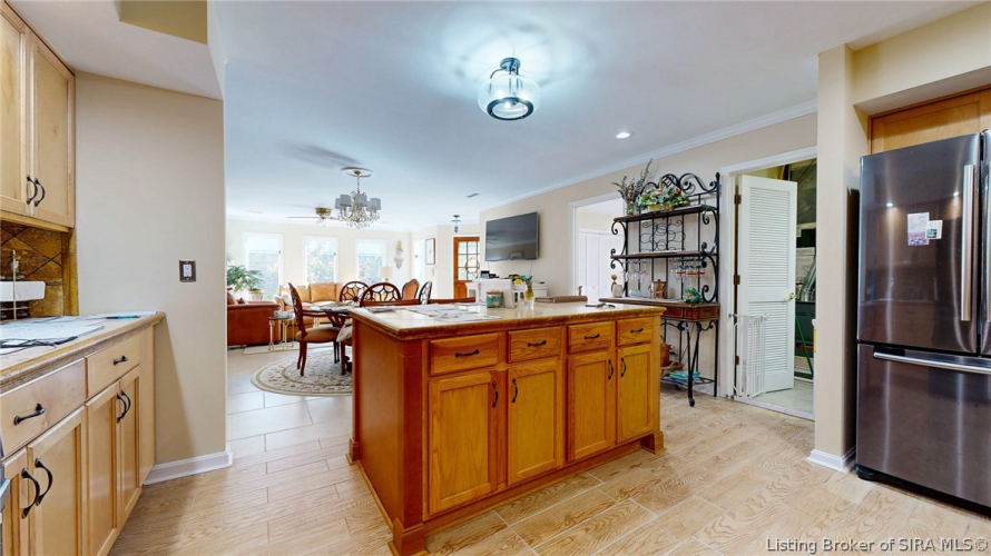 Listing Image 9