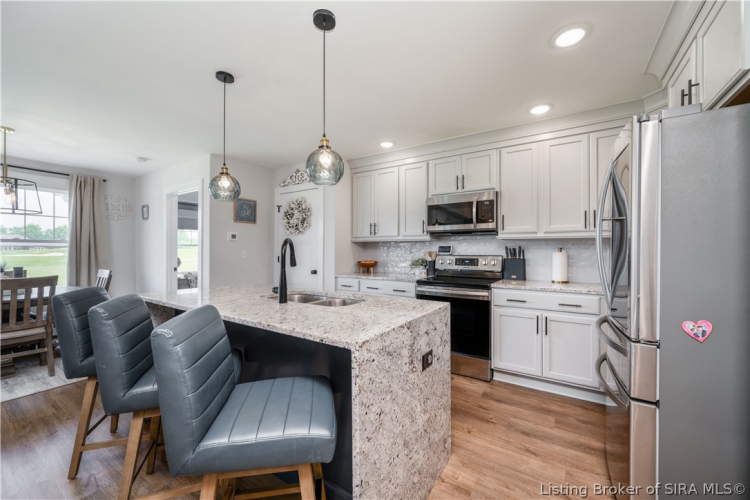 Listing Image 12