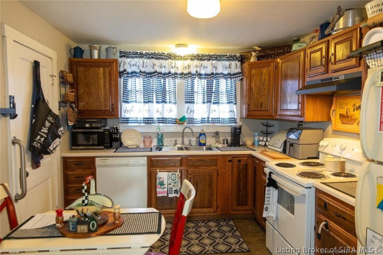 Listing Image 5