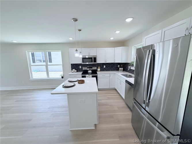 Listing Image 12