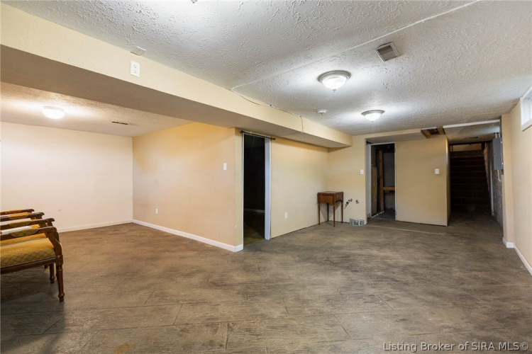 Listing Image 33