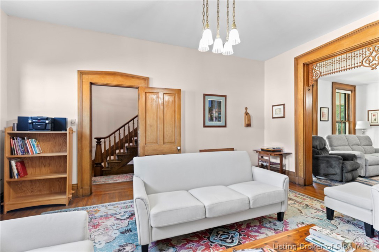 Listing Image 7