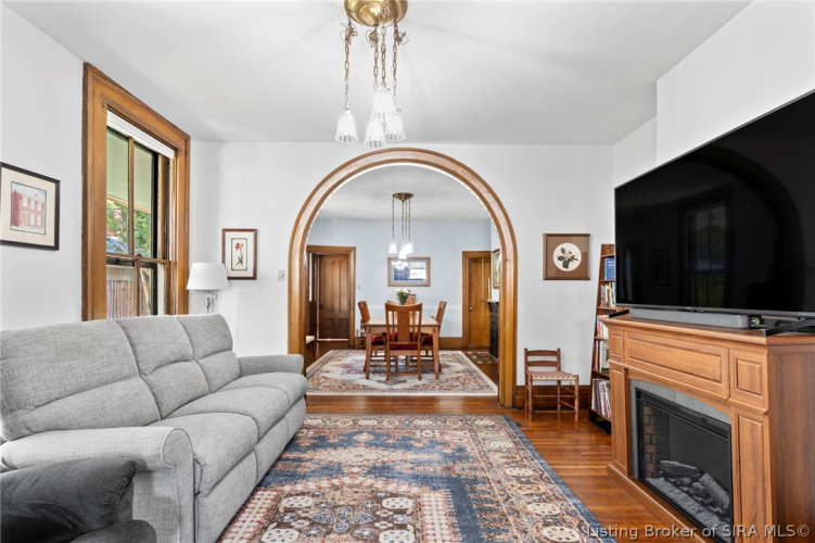 Listing Image 8