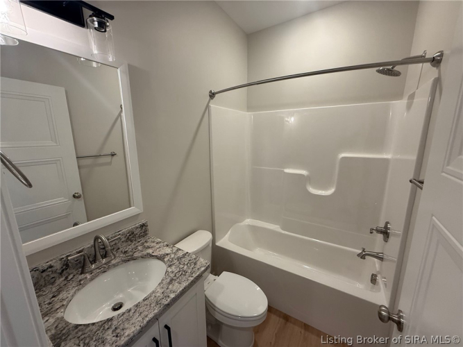 Listing Image 4