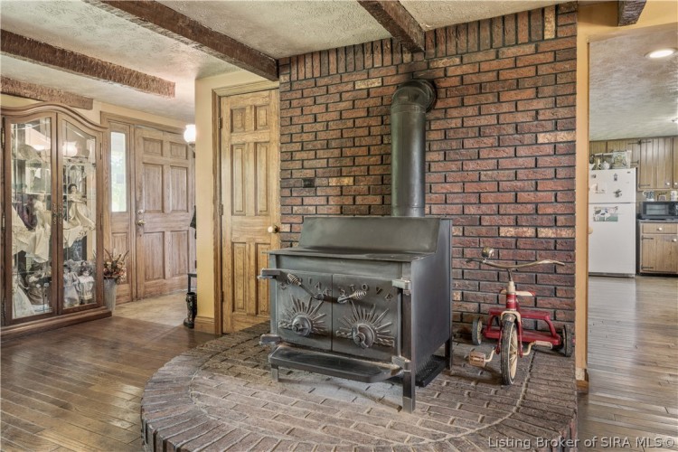 Listing Image 17