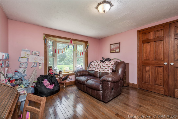 Listing Image 18