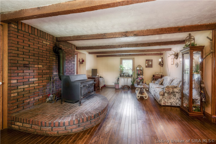 Listing Image 8