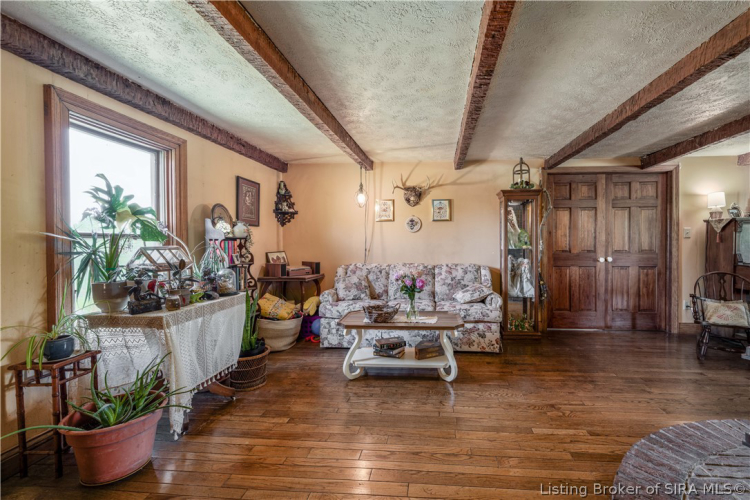 Listing Image 9