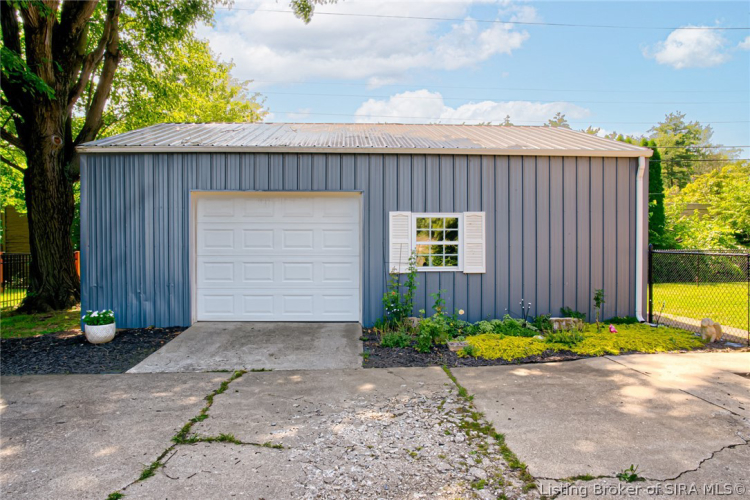 Listing Image 45