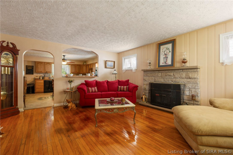 Listing Image 3