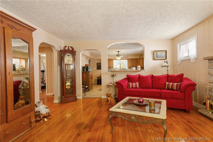 Listing Image 5