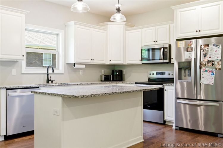 Listing Image 12