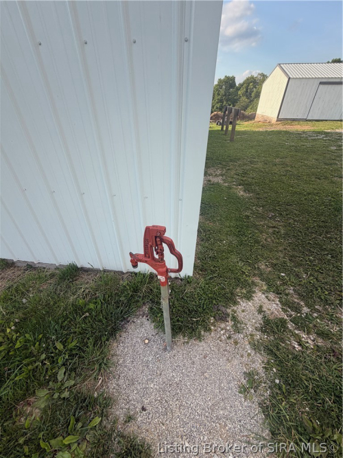 Listing Image 11