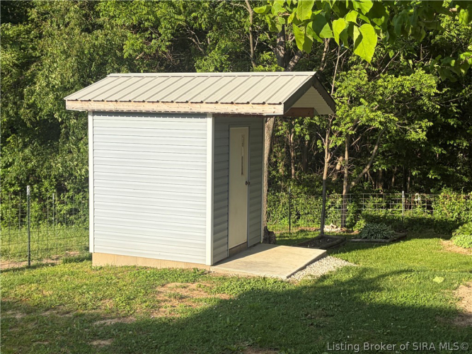 Listing Image 5