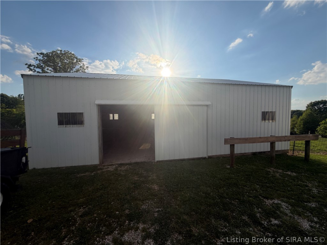 Listing Image 8