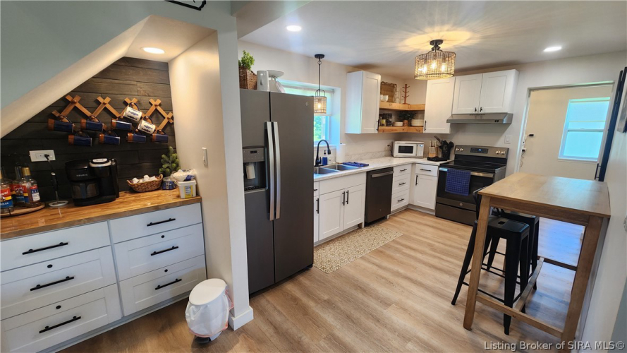 Listing Image 9