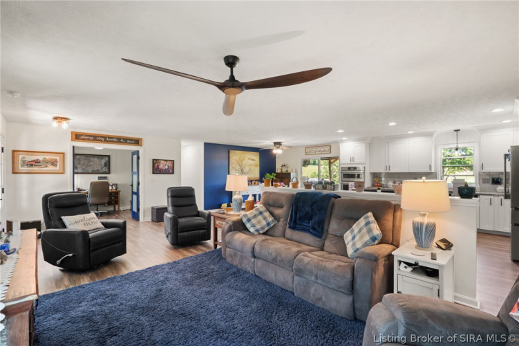 Listing Image 5