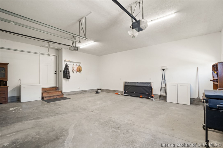 Listing Image 44