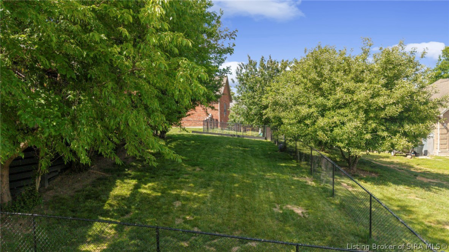 Listing Image 10