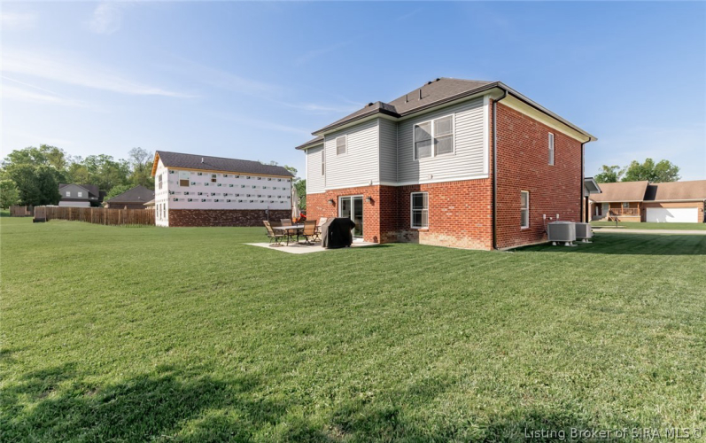 Listing Image 11