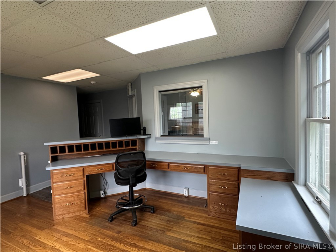 Listing Image 9