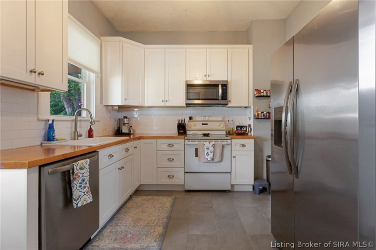 Listing Image 18