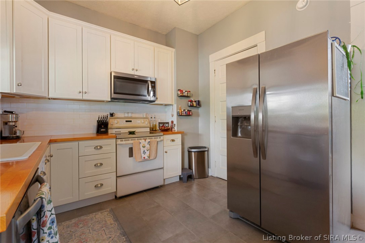 Listing Image 19