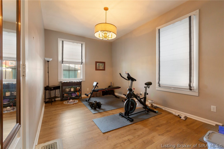 Listing Image 22
