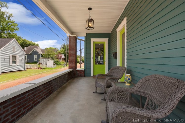 Listing Image 4