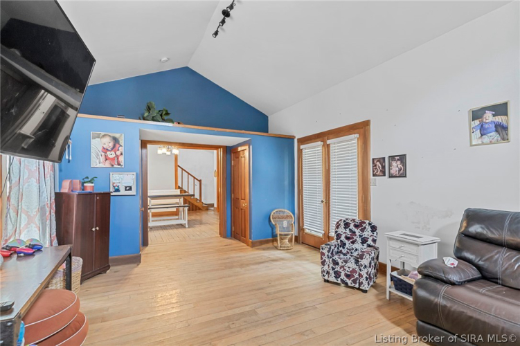 Listing Image 16
