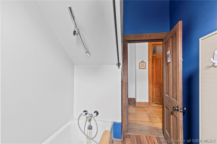 Listing Image 23