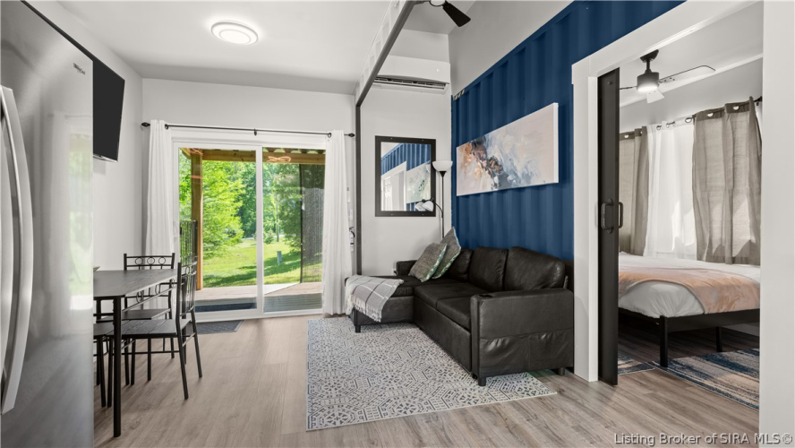 Listing Image 12