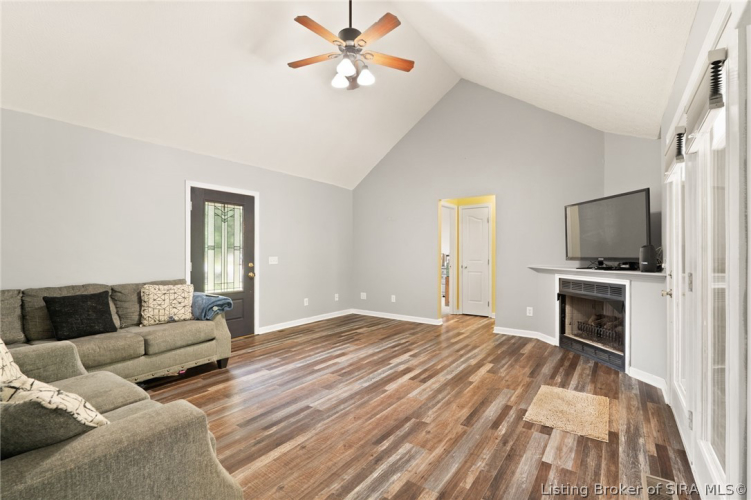 Listing Image 5