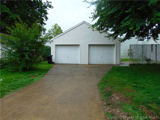 Listing Image 6