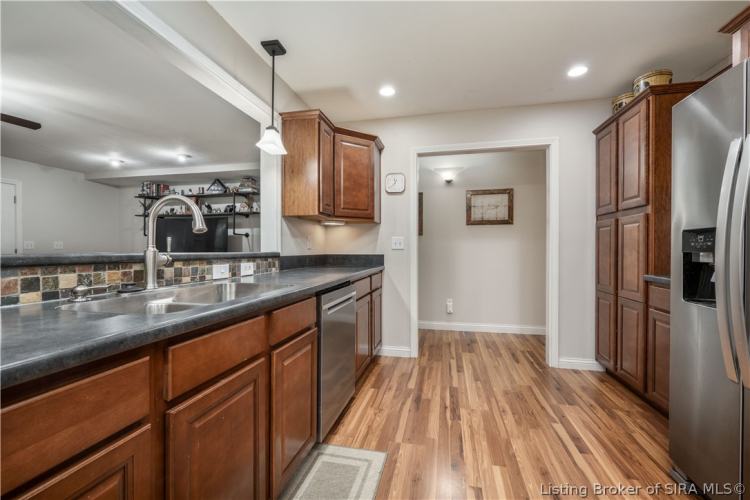 Listing Image 13