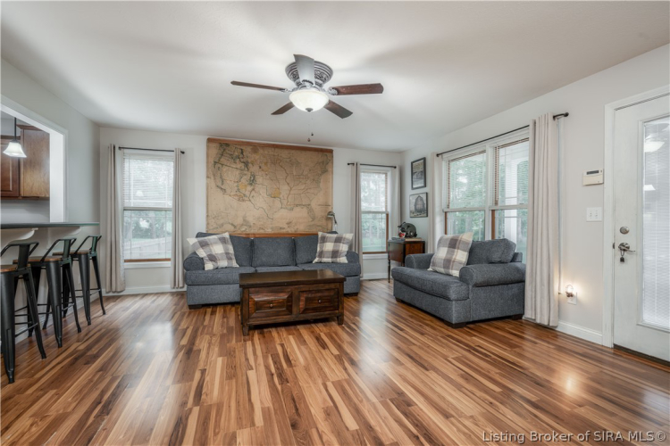 Listing Image 7
