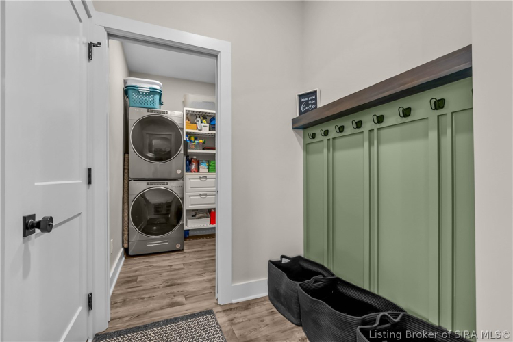 Listing Image 11