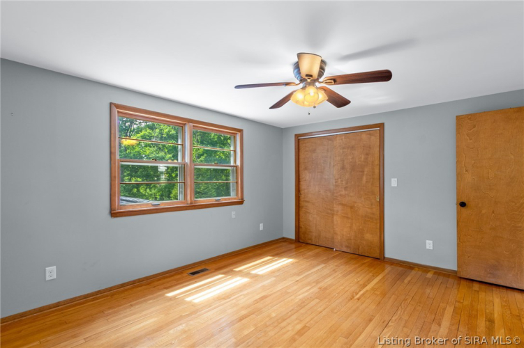 Listing Image 32
